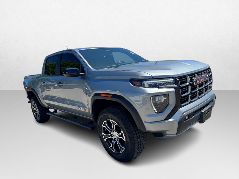 GMC Canyon Vehicle Full-screen Gallery Image 03