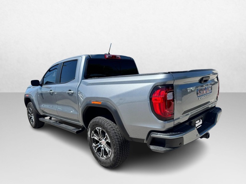 GMC Canyon Vehicle Full-screen Gallery Image 07