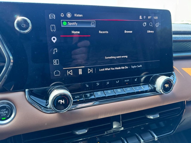 GMC Canyon Vehicle Full-screen Gallery Image 14