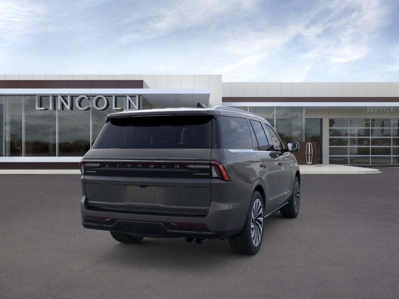 Lincoln Navigator Vehicle Full-screen Gallery Image 08