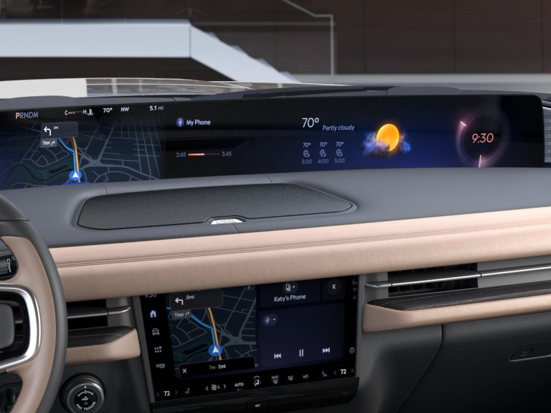 Lincoln Navigator Vehicle Full-screen Gallery Image 14