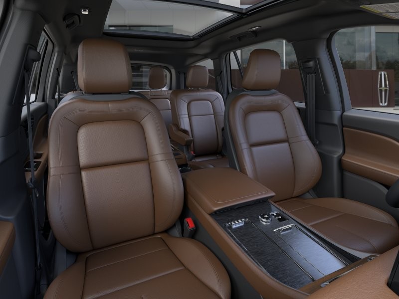 Lincoln Aviator Vehicle Full-screen Gallery Image 10