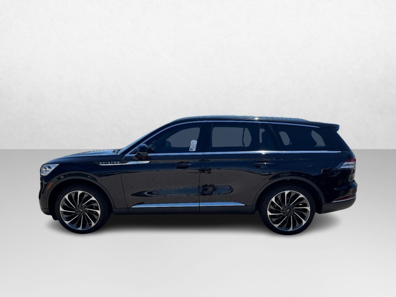 Lincoln Aviator Vehicle Full-screen Gallery Image 08