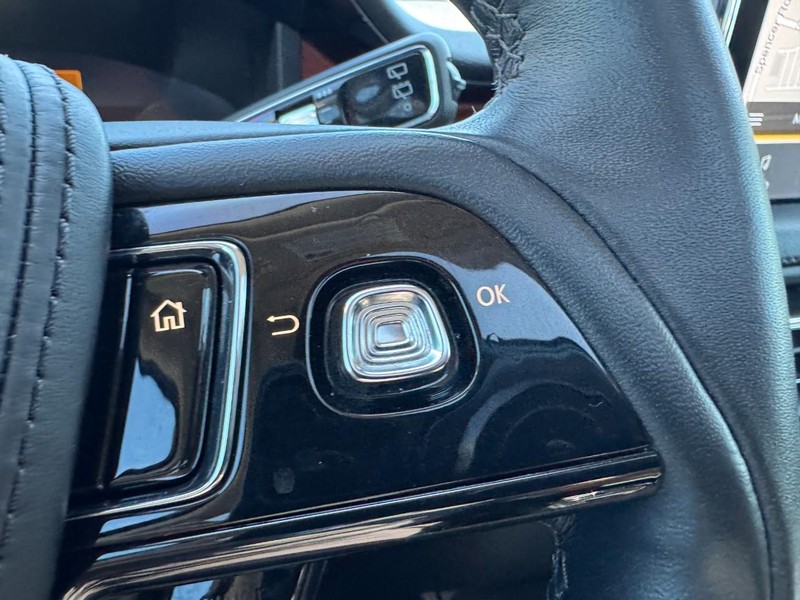 Lincoln Aviator Vehicle Full-screen Gallery Image 19