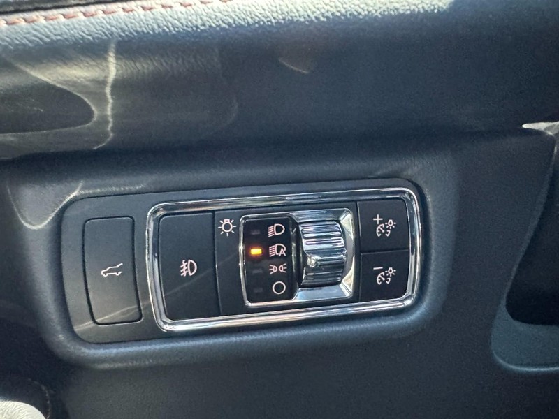 Lincoln Aviator Vehicle Full-screen Gallery Image 22