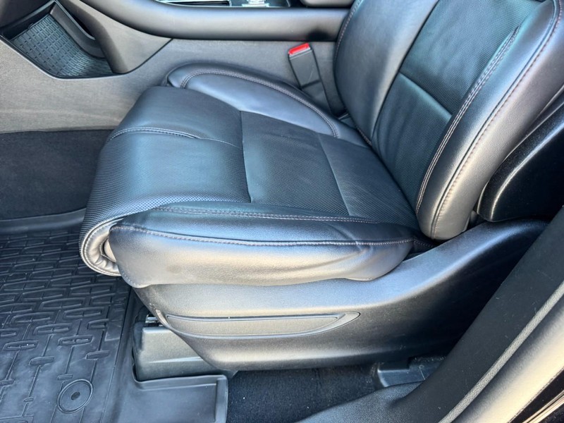 Lincoln Aviator Vehicle Full-screen Gallery Image 26