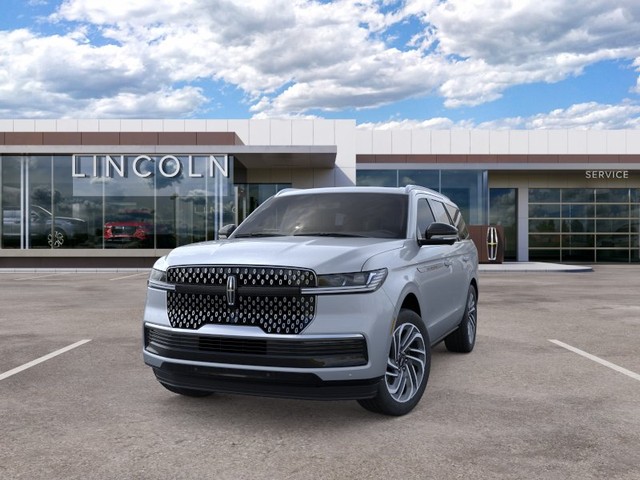 2026 Lincoln Navigator Reserve thumbnail image 02