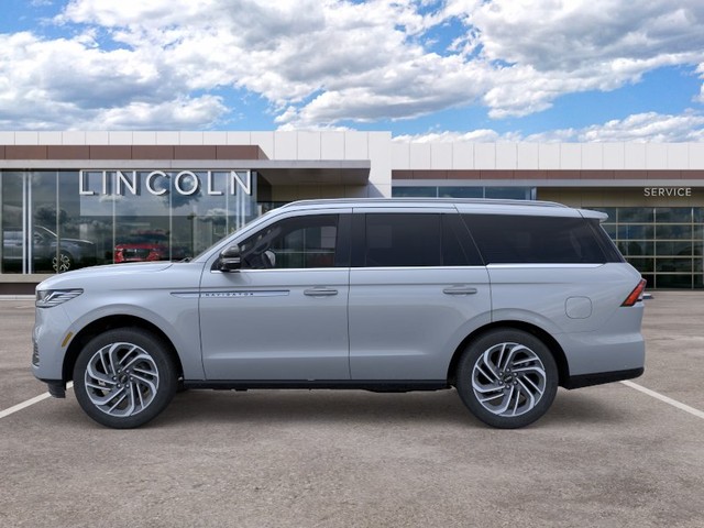 2026 Lincoln Navigator Reserve thumbnail image 03