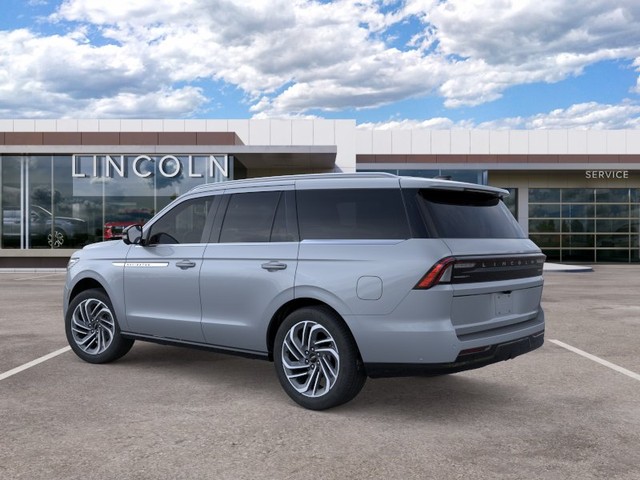2026 Lincoln Navigator Reserve thumbnail image 04