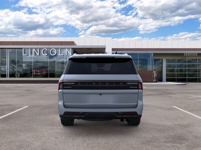 2026 Lincoln Navigator Reserve thumbnail image 05