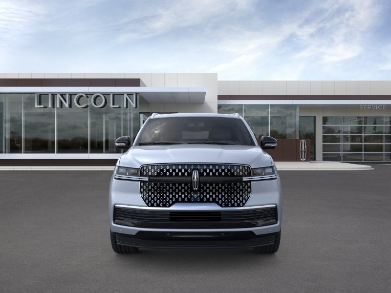 Lincoln Navigator Vehicle Full-screen Gallery Image 06