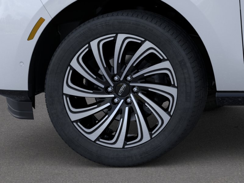 Lincoln Navigator L Vehicle Full-screen Gallery Image 19