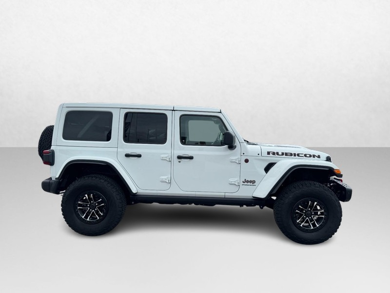 Jeep Wrangler Vehicle Full-screen Gallery Image 04