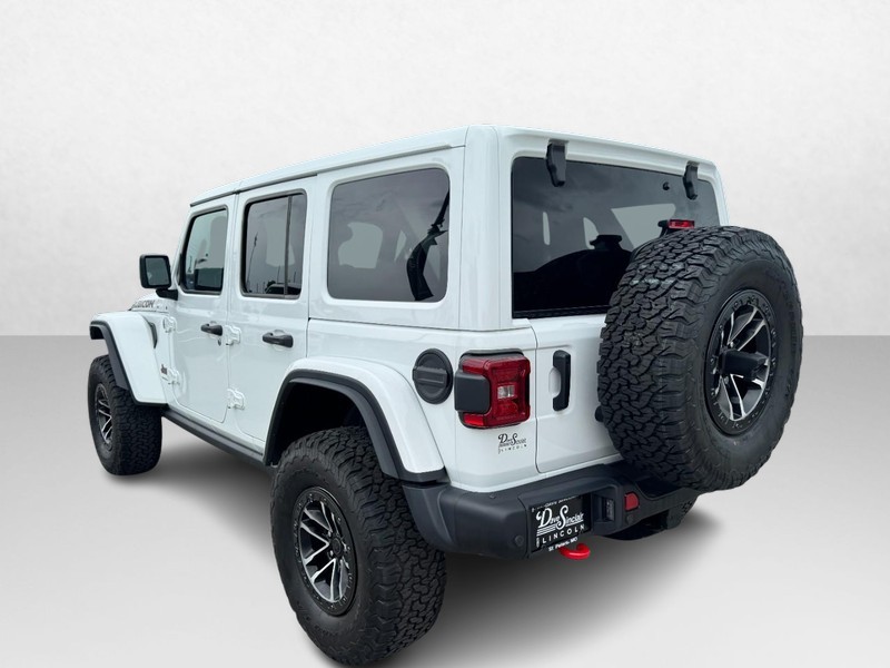 Jeep Wrangler Vehicle Full-screen Gallery Image 07