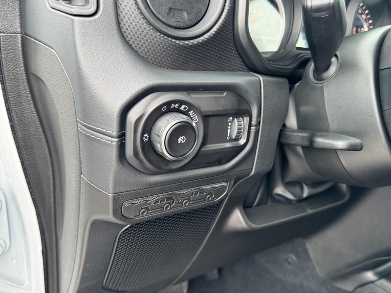 Jeep Wrangler Vehicle Full-screen Gallery Image 14