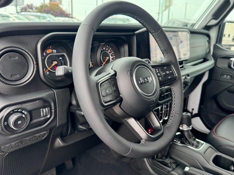 Jeep Wrangler Vehicle Full-screen Gallery Image 15