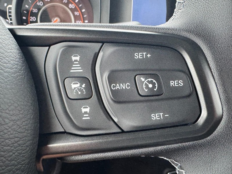 Jeep Wrangler Vehicle Full-screen Gallery Image 19