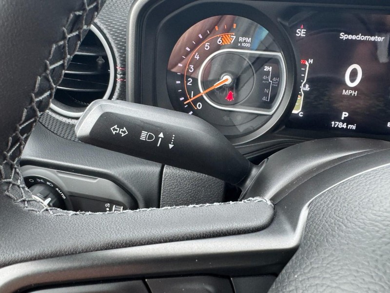 Jeep Wrangler Vehicle Full-screen Gallery Image 20