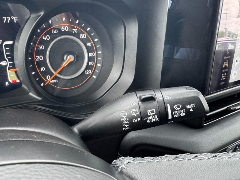 Jeep Wrangler Vehicle Full-screen Gallery Image 21