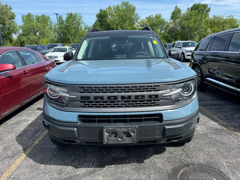 Ford Bronco Sport Vehicle Full-screen Gallery Image 02