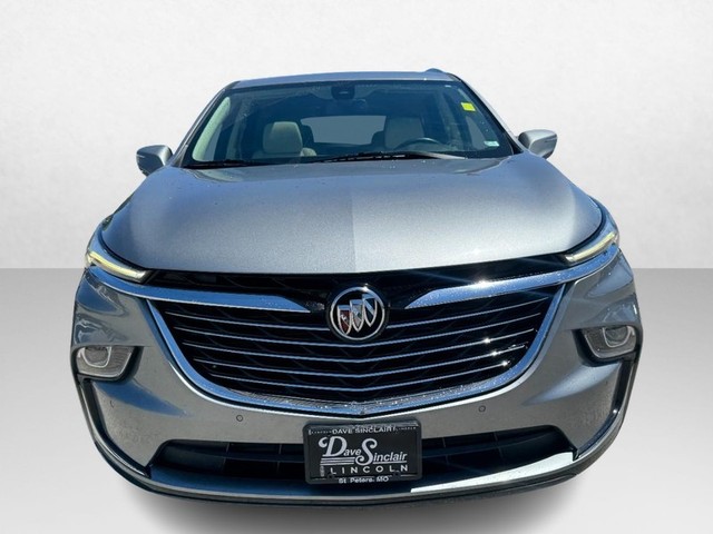 2023 Buick Enclave Essence thumbnail image 02