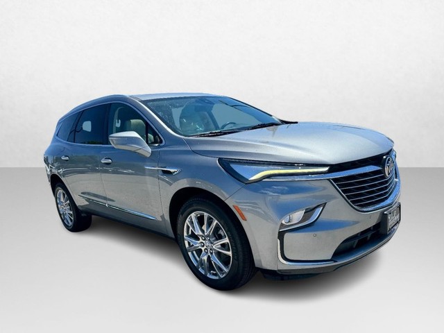 2023 Buick Enclave Essence thumbnail image 03