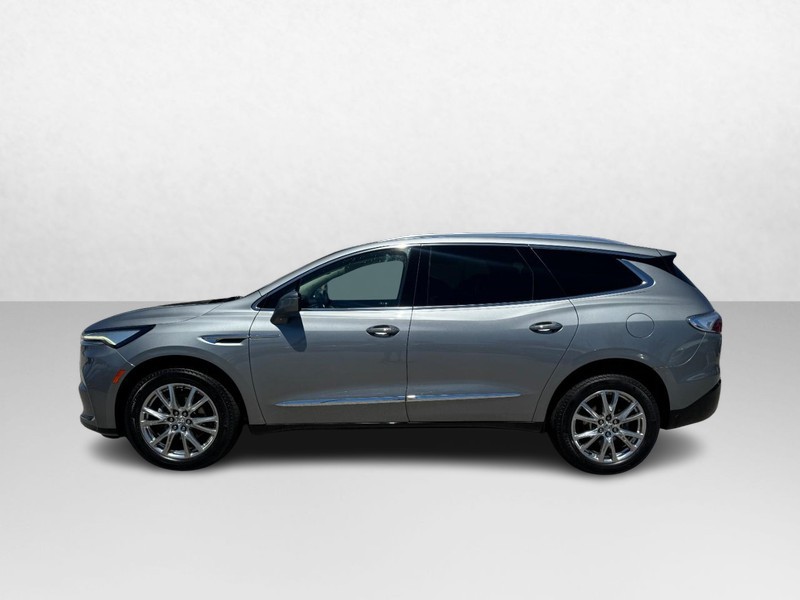 Buick Enclave Vehicle Full-screen Gallery Image 08