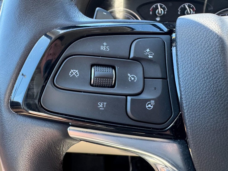 Buick Enclave Vehicle Full-screen Gallery Image 18