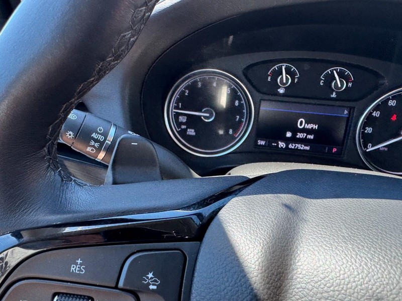 Buick Enclave Vehicle Full-screen Gallery Image 20