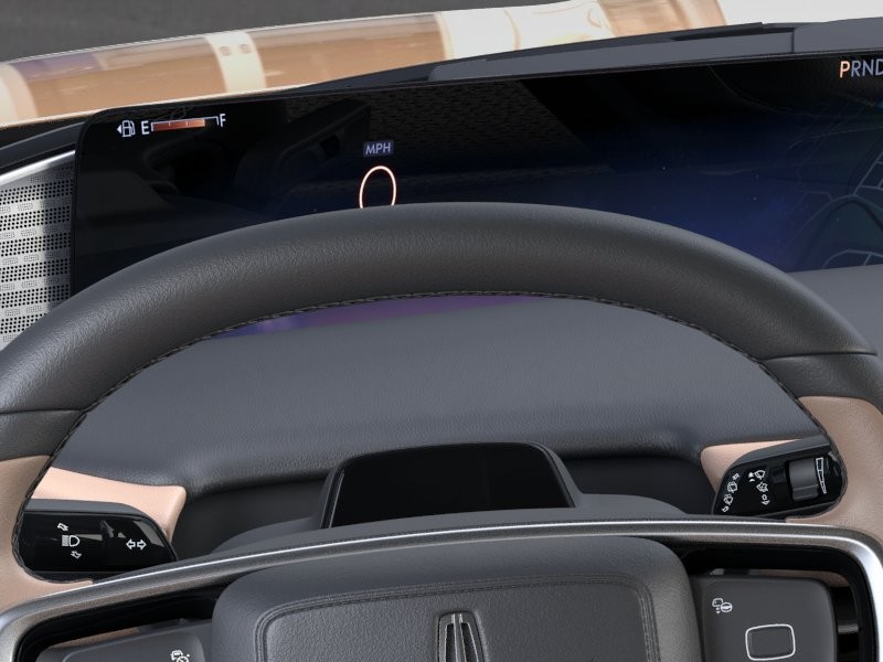 Lincoln Navigator Vehicle Full-screen Gallery Image 13