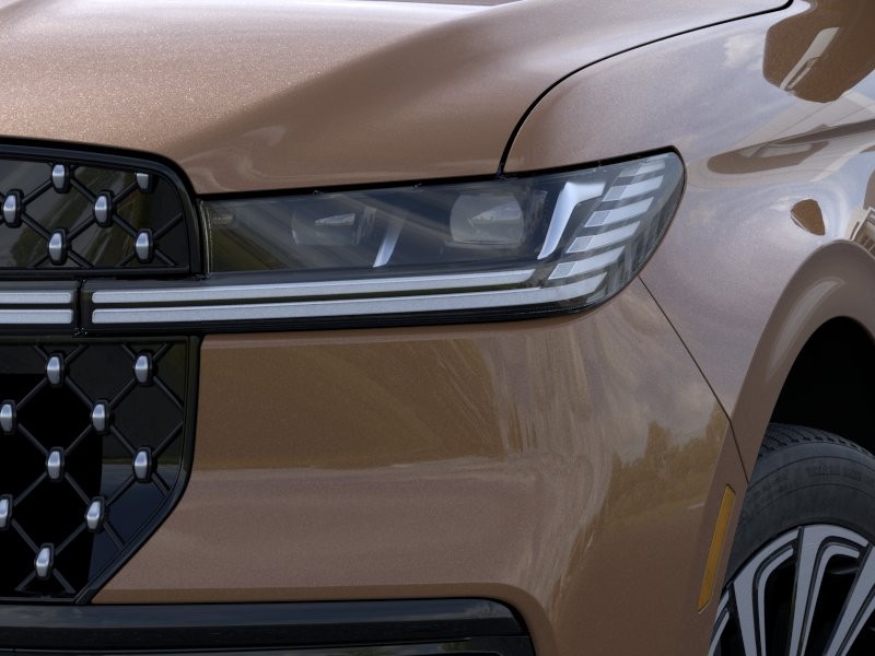 Lincoln Navigator Vehicle Full-screen Gallery Image 18