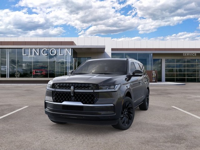 2026 Lincoln Navigator Reserve thumbnail image 02