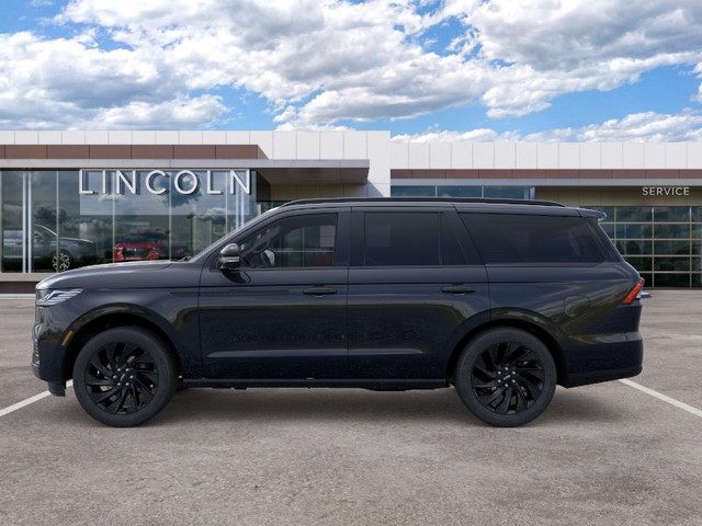 2026 Lincoln Navigator Reserve thumbnail image 03