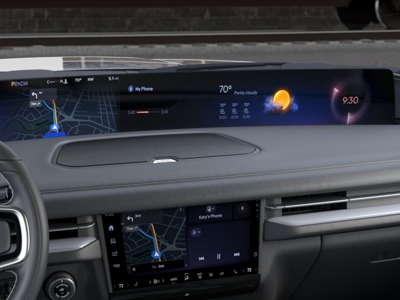 Lincoln Navigator Vehicle Full-screen Gallery Image 14