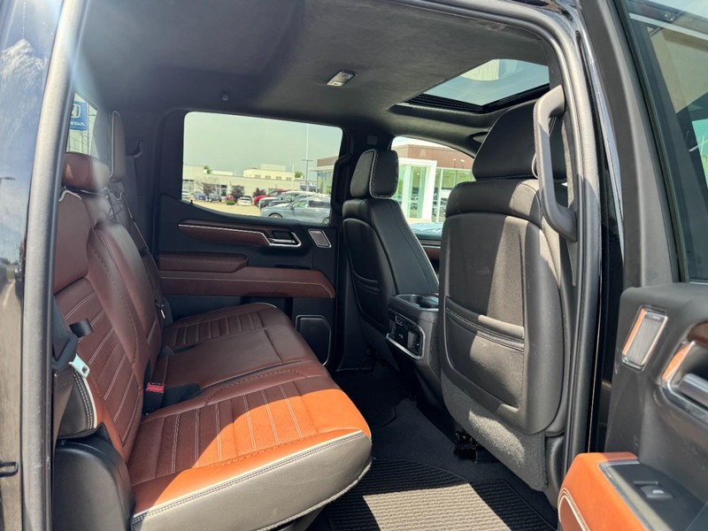 GMC Sierra 1500 Vehicle Full-screen Gallery Image 13