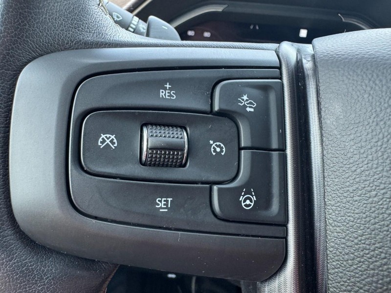 GMC Sierra 1500 Vehicle Full-screen Gallery Image 18