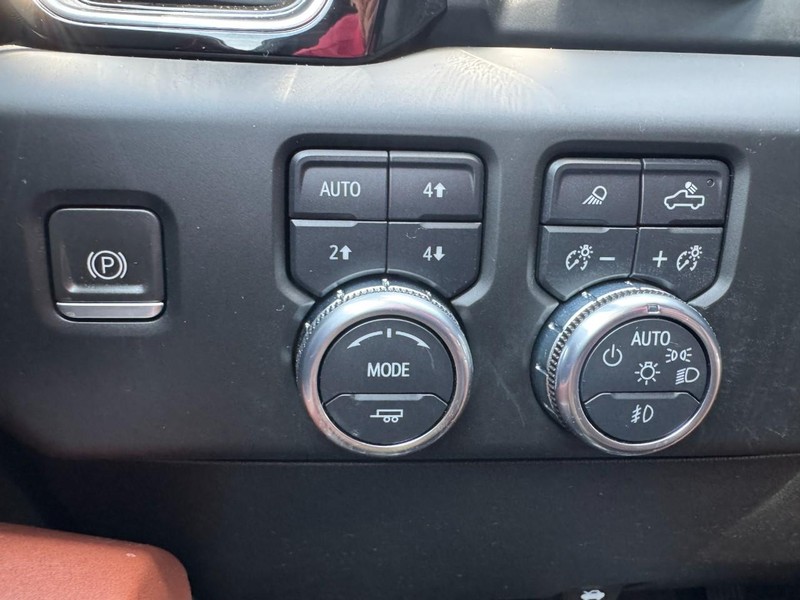 GMC Sierra 1500 Vehicle Full-screen Gallery Image 22