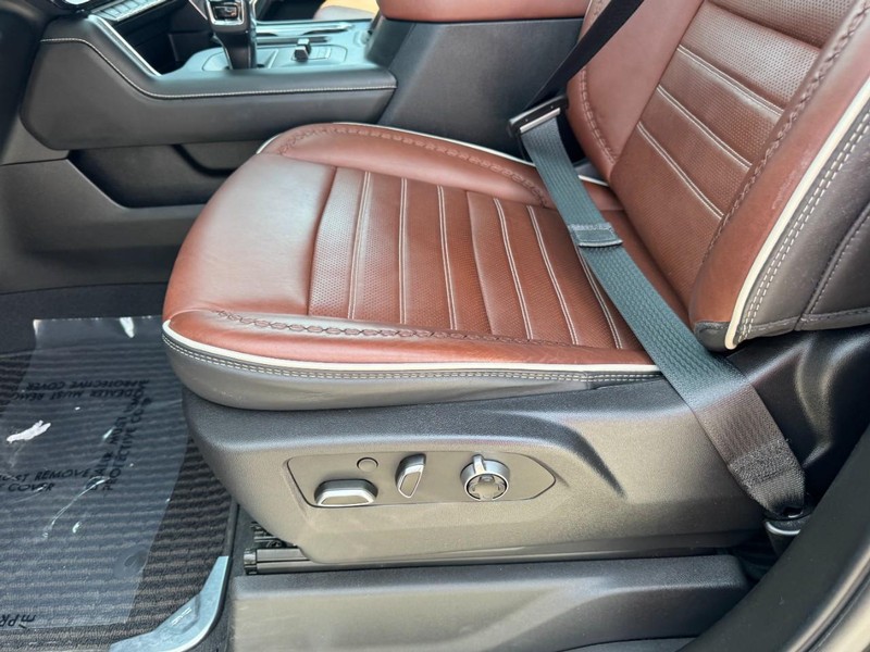 GMC Sierra 1500 Vehicle Full-screen Gallery Image 26