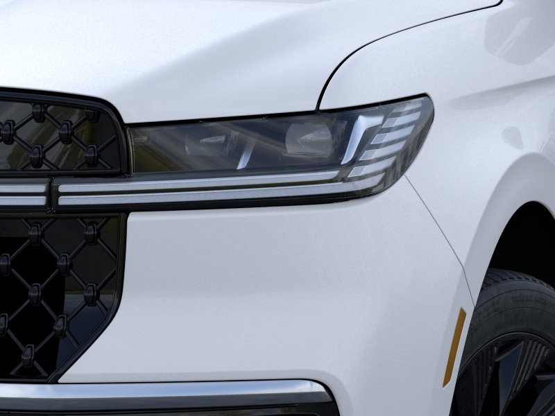 Lincoln Navigator Vehicle Full-screen Gallery Image 18