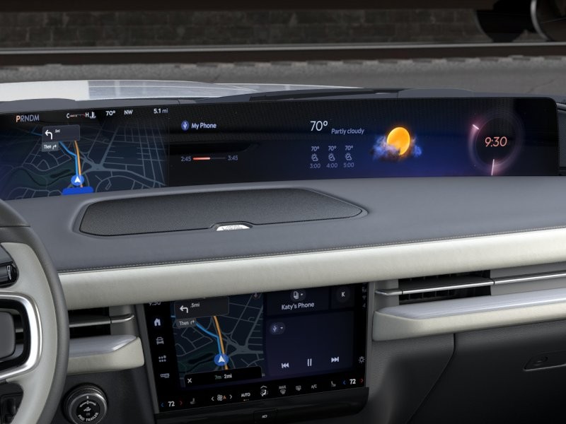 Lincoln Navigator L Vehicle Full-screen Gallery Image 14