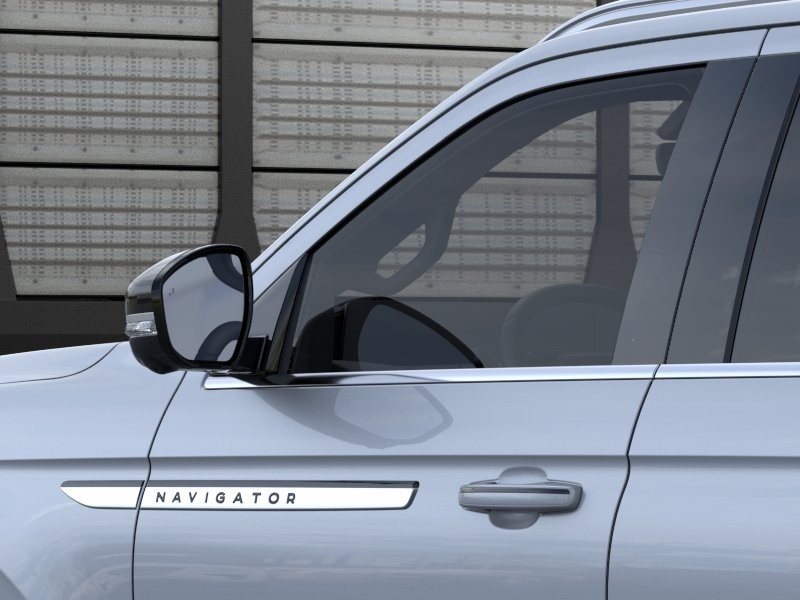 Lincoln Navigator L Vehicle Full-screen Gallery Image 20