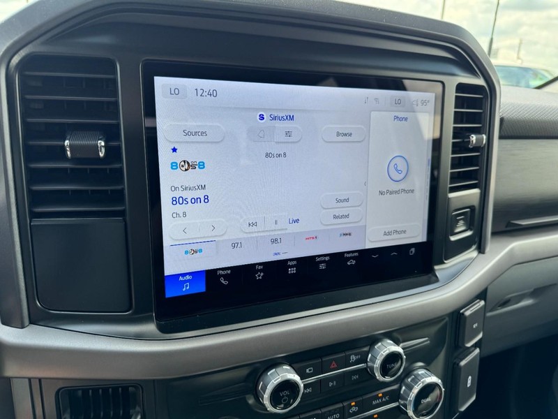 Ford F-150 Vehicle Full-screen Gallery Image 16
