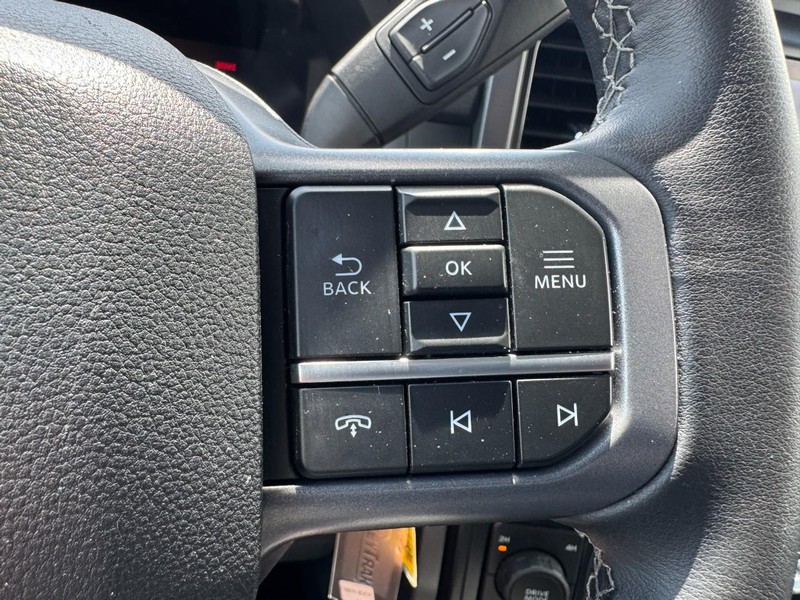 Ford F-150 Vehicle Full-screen Gallery Image 19