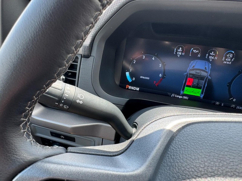 Ford F-150 Vehicle Full-screen Gallery Image 20
