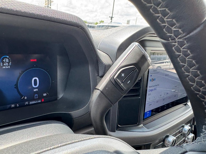 Ford F-150 Vehicle Full-screen Gallery Image 21