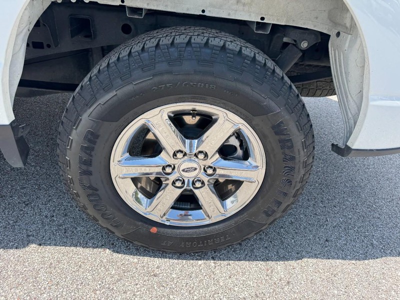Ford F-150 Vehicle Full-screen Gallery Image 27