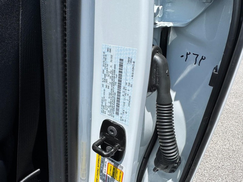 Ford F-150 Vehicle Full-screen Gallery Image 28