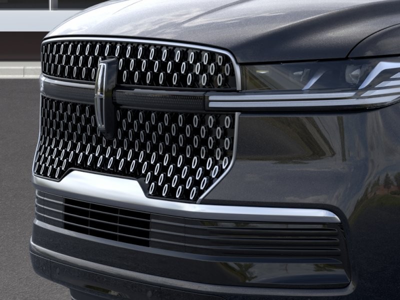 Lincoln Navigator L Vehicle Full-screen Gallery Image 17