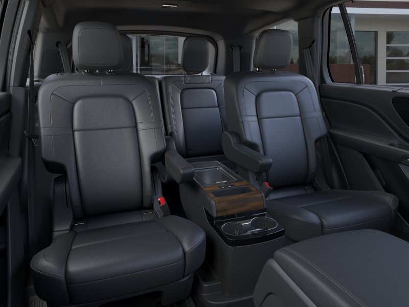 Lincoln Aviator Vehicle Full-screen Gallery Image 11