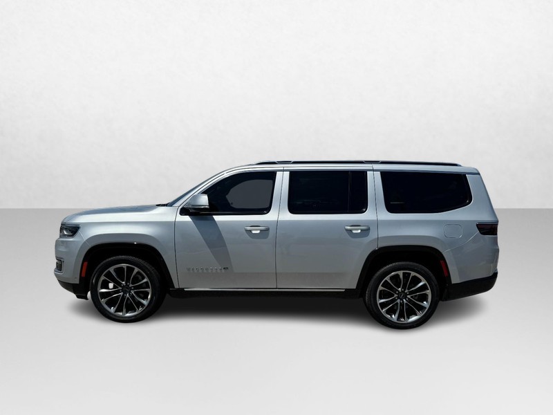 Jeep Wagoneer Vehicle Full-screen Gallery Image 08